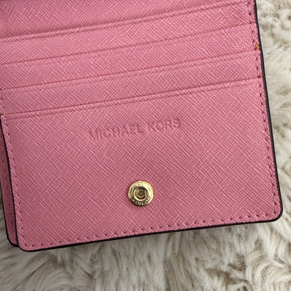 ✨Michael Kors Pink Pebbled Leather Bifold Wallet✨ - Picture 3 of 13